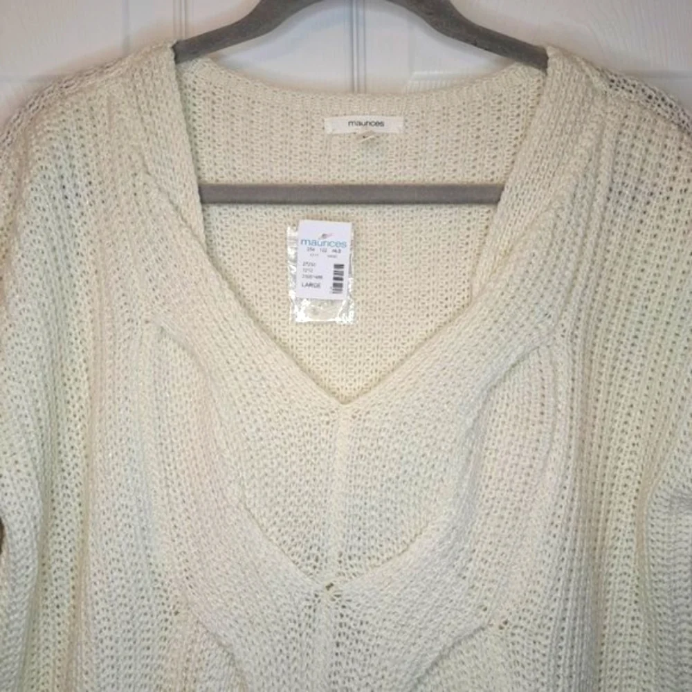 NEW Maurices Ivory V-Neck Pullover Sparkle Sweater Size Large